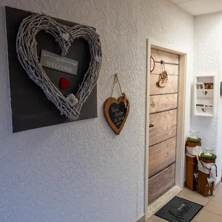 Gemuetlichkeit شقة Heltersberg